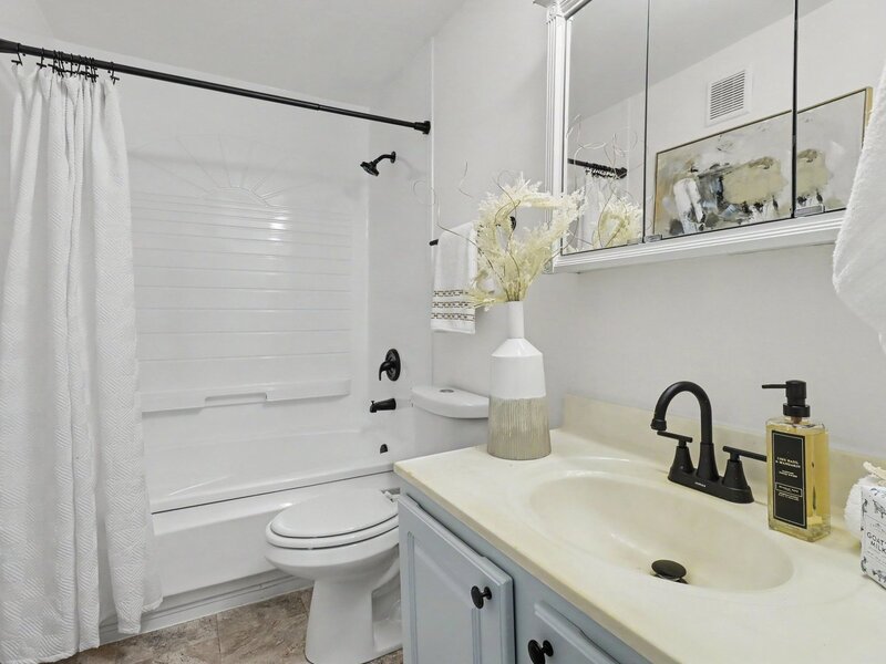 1995 Tall Oaks Drive Aurora IL 60505