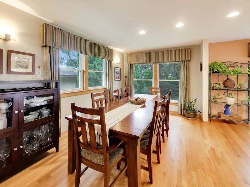 1914 N Burke Drive Arlington Heights IL 60004