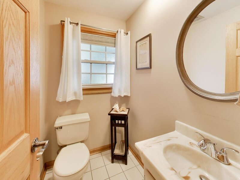 1914 N Burke Drive Arlington Heights IL 60004