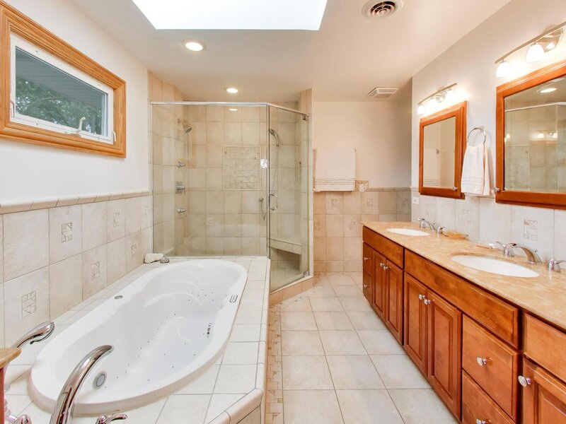 1914 N Burke Drive Arlington Heights IL 60004