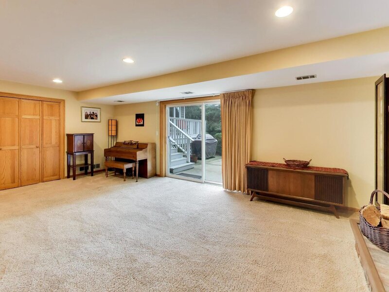 1914 N Burke Drive Arlington Heights IL 60004