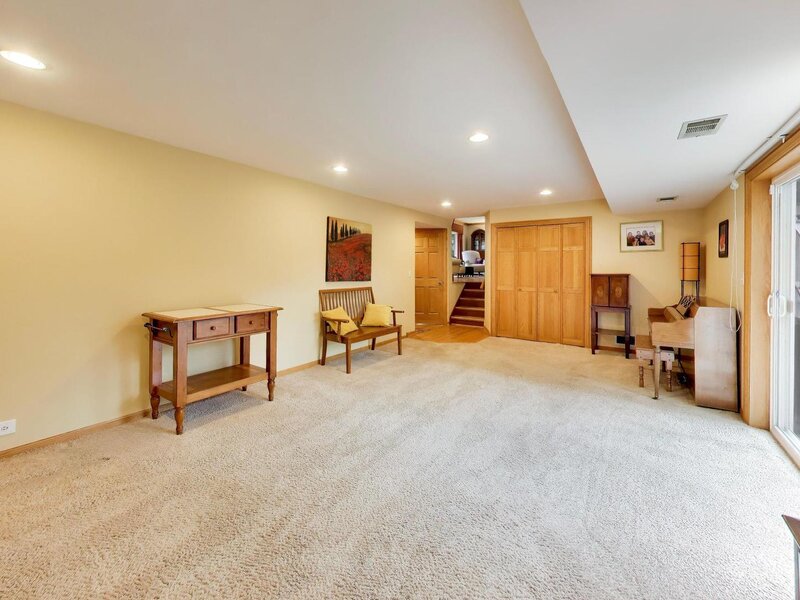 1914 N Burke Drive Arlington Heights IL 60004