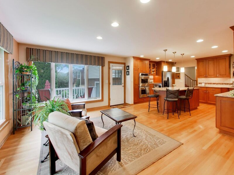 1914 N Burke Drive Arlington Heights IL 60004