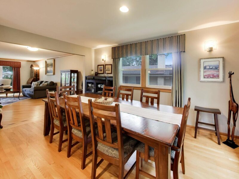 1914 N Burke Drive Arlington Heights IL 60004