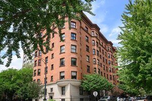 Photo of 1210 N Astor Street Chicago IL 60610 Unit 2A
