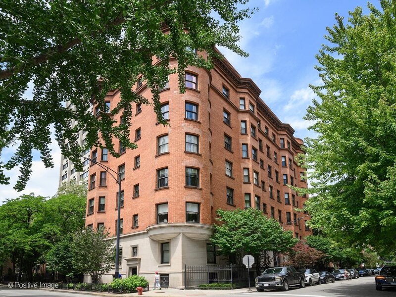 1210 N Astor Street Chicago IL 60610