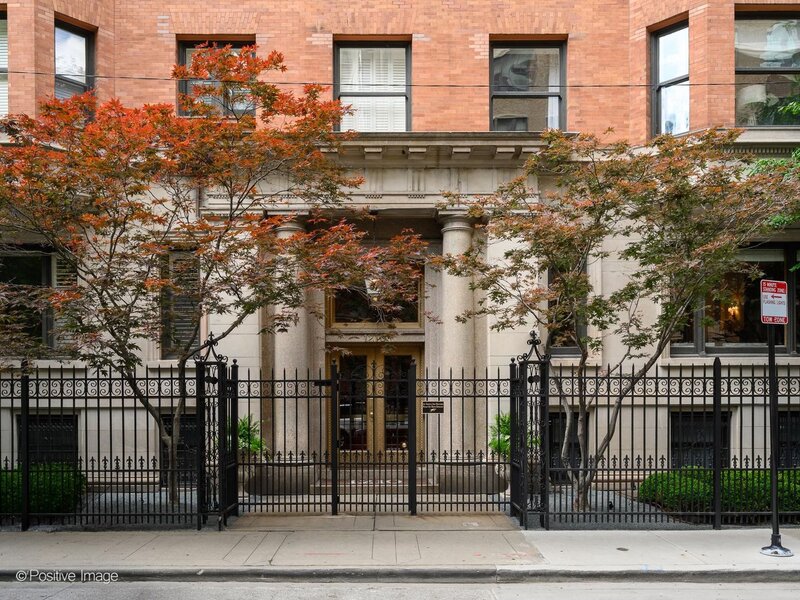 1210 N Astor Street Chicago IL 60610