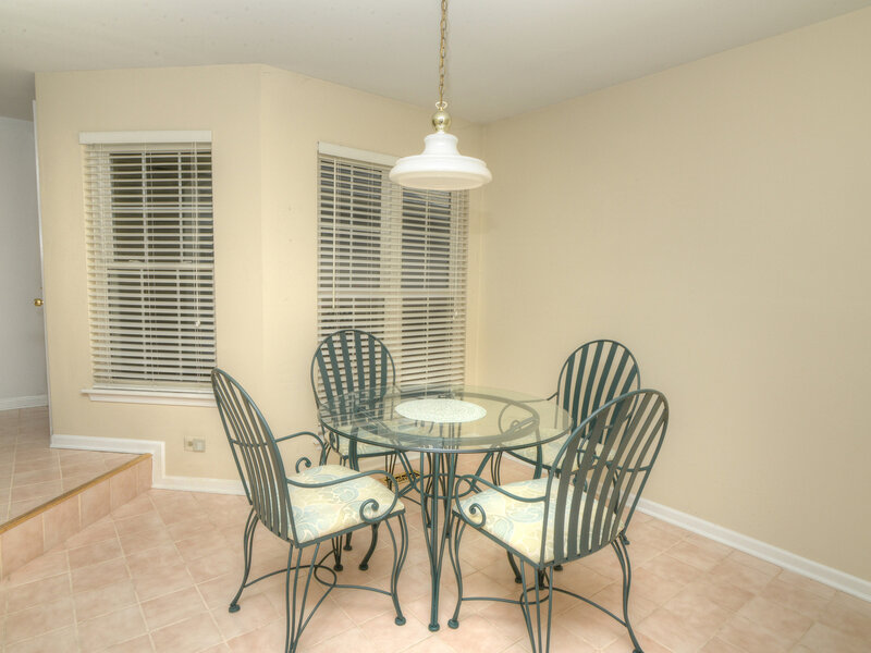 1050 Ridgefield Circle Carol Stream IL 60188