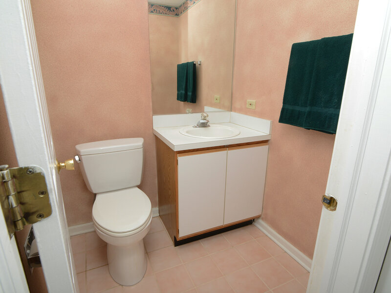 1050 Ridgefield Circle Carol Stream IL 60188