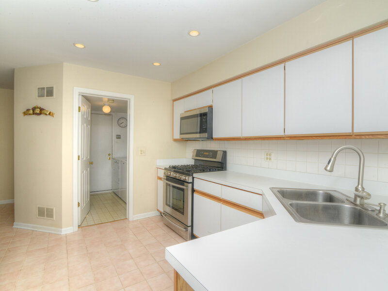 1050 Ridgefield Circle Carol Stream IL 60188