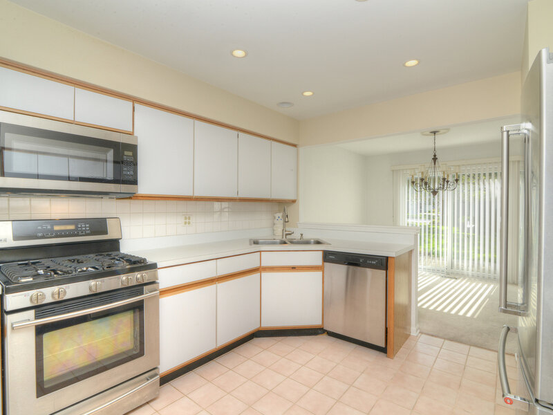 1050 Ridgefield Circle Carol Stream IL 60188