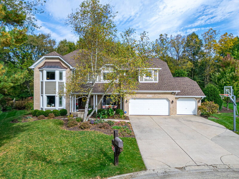 42 Retreat Court St. Charles IL 60175