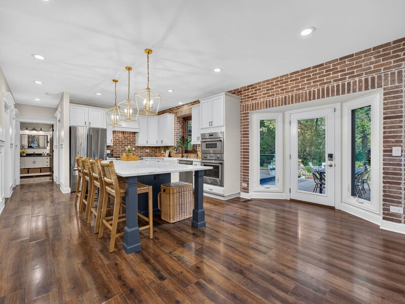 42 Retreat Court St. Charles IL 60175