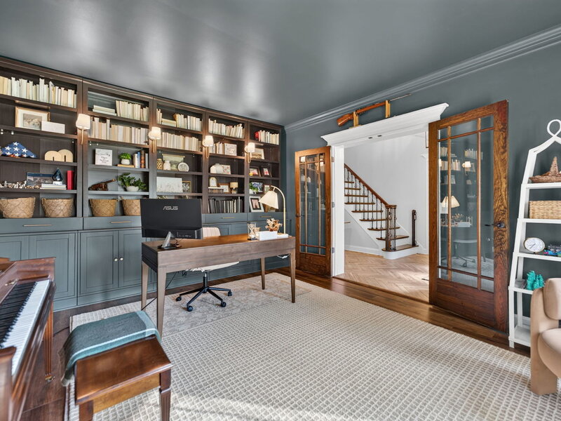42 Retreat Court St. Charles IL 60175