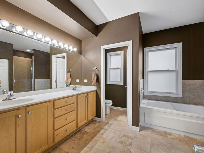 327 E 17th Street Chicago IL 60616