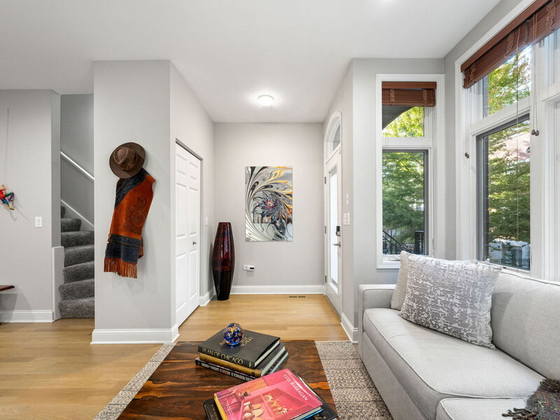 327 E 17th Street Chicago IL 60616