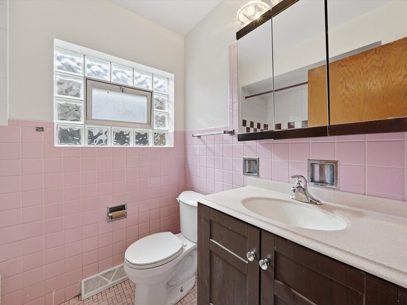 7131 S Hoyne Avenue Chicago IL 60636