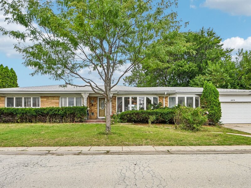 4474 W Chase Avenue Lincolnwood IL 60712