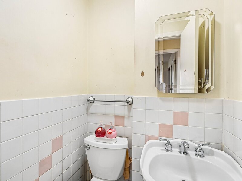 4474 W Chase Avenue Lincolnwood IL 60712