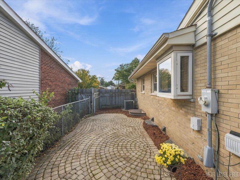 331 E View Street Lombard IL 60148