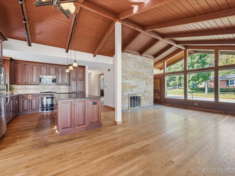 331 E View Street Lombard IL 60148