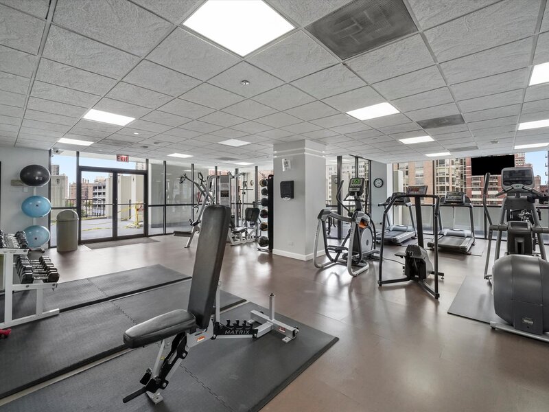 1122 N Clark Street Chicago IL 60610