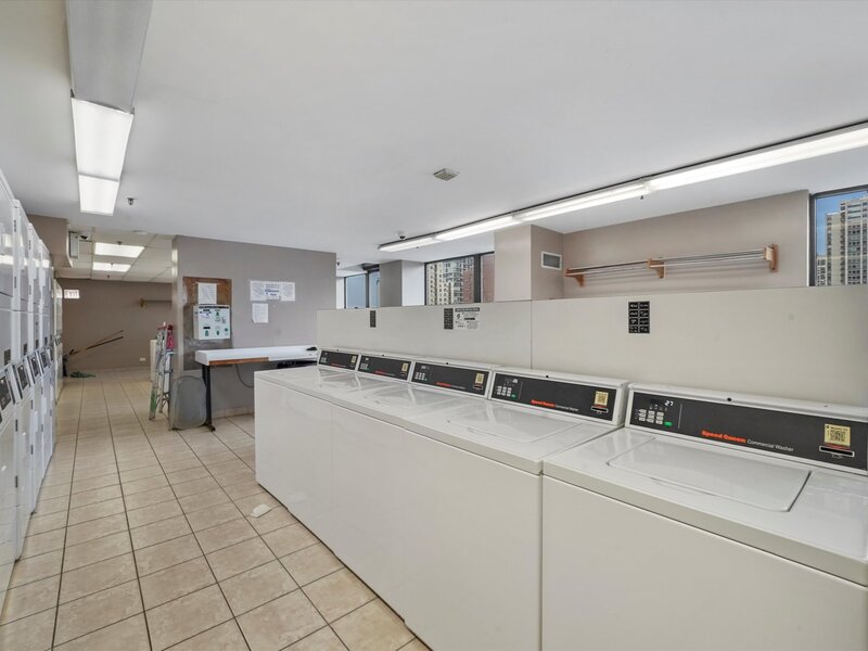 1122 N Clark Street Chicago IL 60610