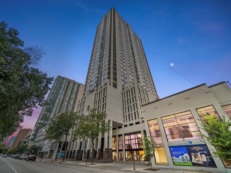 1122 N Clark Street Chicago IL 60610