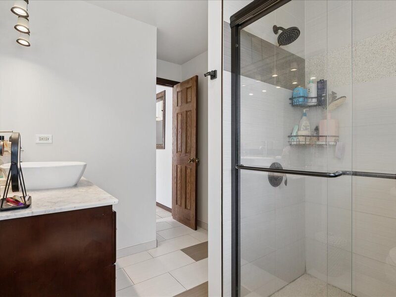 453 Elder Lane Glenview IL 60025