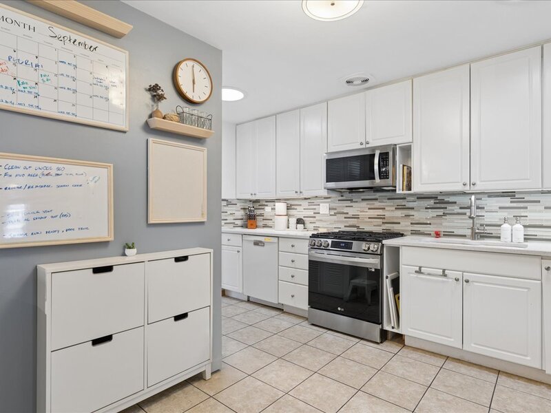 453 Elder Lane Glenview IL 60025