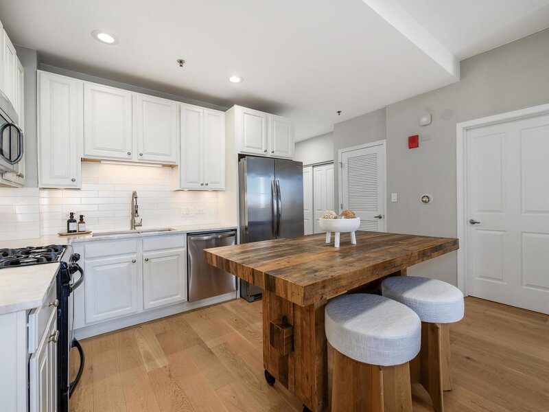828 W Grace Street Chicago IL 60613