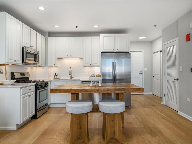 828 W Grace Street Chicago IL 60613