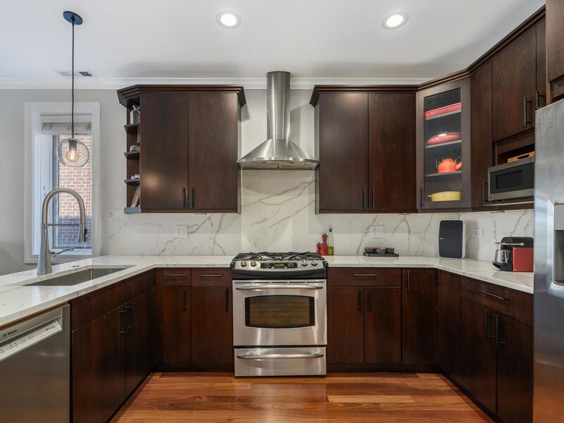 1043 W Monroe Street Chicago IL 60607
