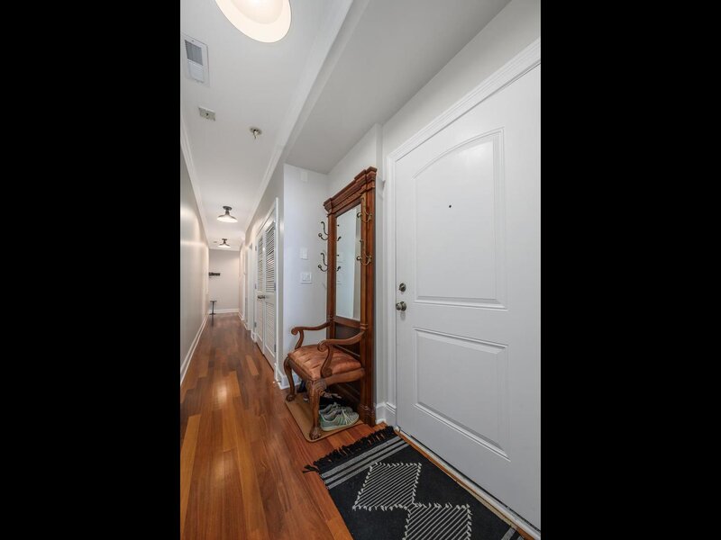 1043 W Monroe Street Chicago IL 60607