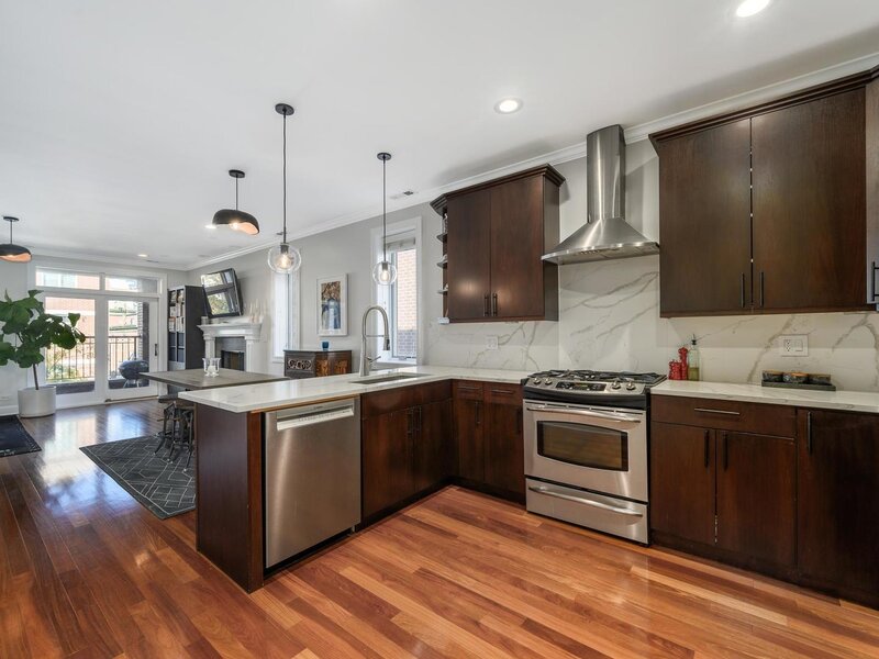 1043 W Monroe Street Chicago IL 60607