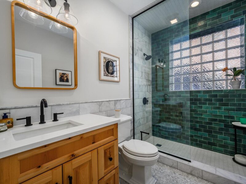 1043 W Monroe Street Chicago IL 60607