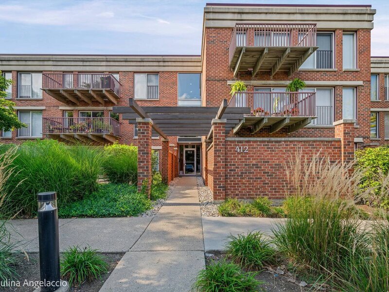 412 Kelburn Road Deerfield IL 60015