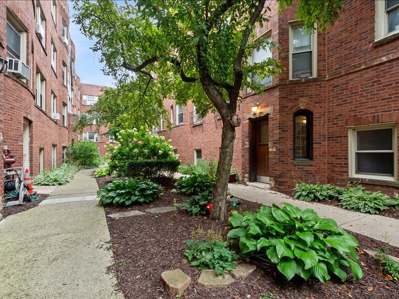 4128 N Kedvale Avenue Chicago IL 60641