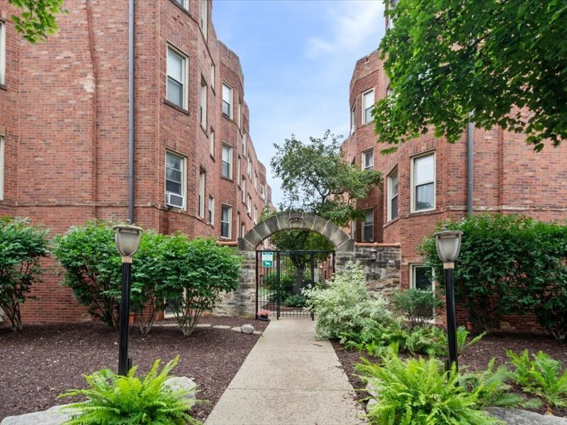 4128 N Kedvale Avenue Chicago IL 60641