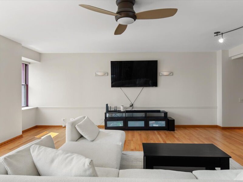 40 E 9th Street Chicago IL 60605
