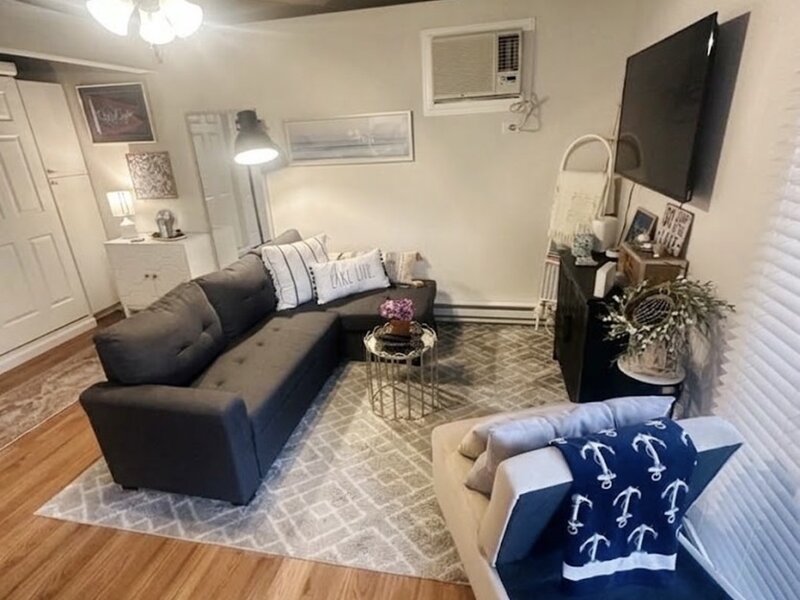 17 Saint Thomas Colony Fox Lake IL 60020