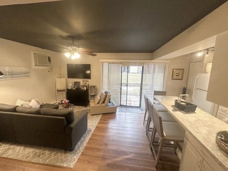 17 Saint Thomas Colony Fox Lake IL 60020