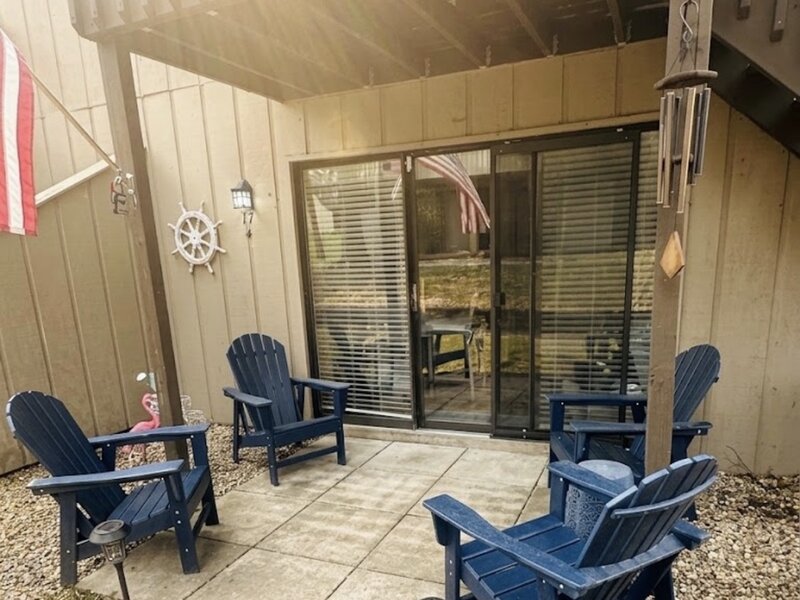 17 Saint Thomas Colony Fox Lake IL 60020