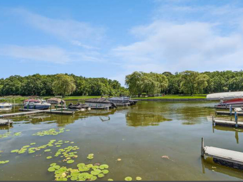 17 Saint Thomas Colony Fox Lake IL 60020