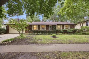 Photo of 1300 N Lyle Avenue Elgin IL 60123