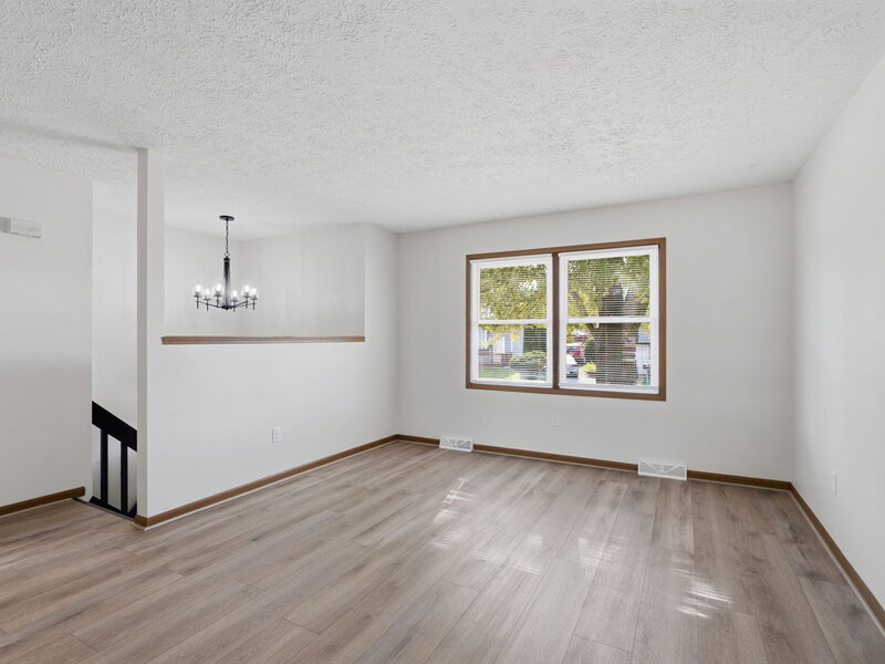 2110 W 58th Street Davenport IA 52806
