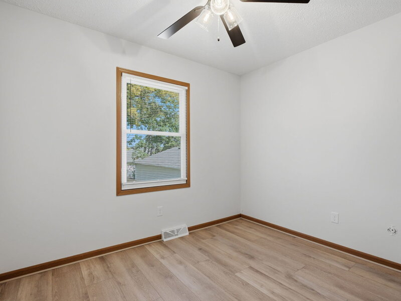 2110 W 58th Street Davenport IA 52806