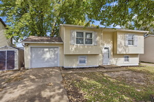 Photo of 2110 W 58th Street Davenport IA 52806
