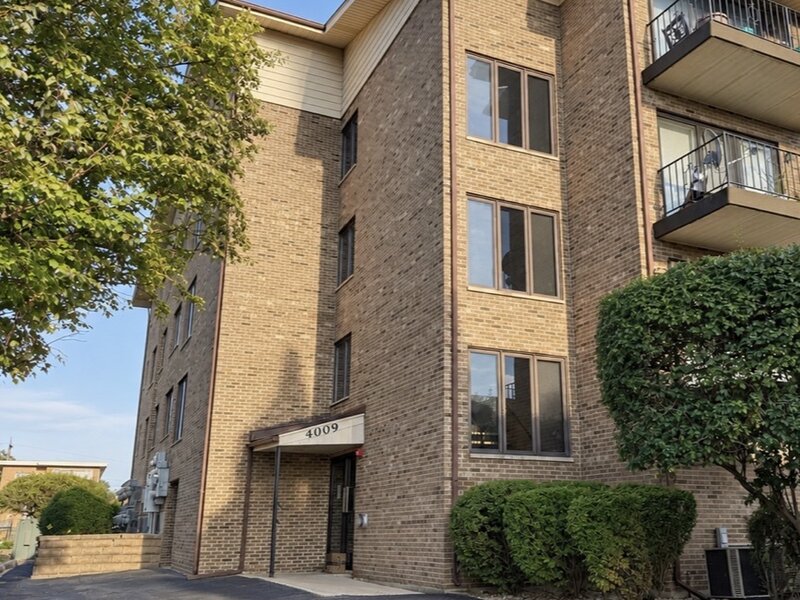 4009 W 93rd Place Oak Lawn IL 60453