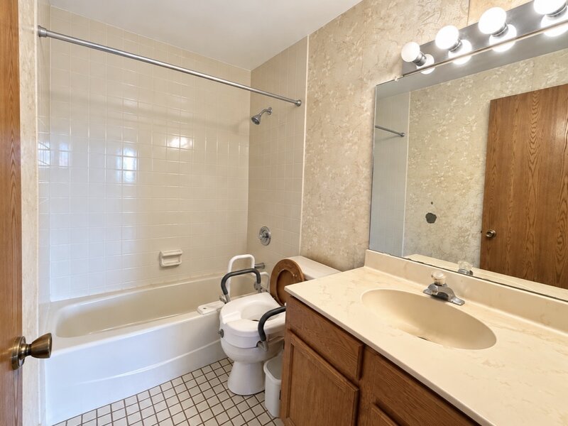 4009 W 93rd Place Oak Lawn IL 60453